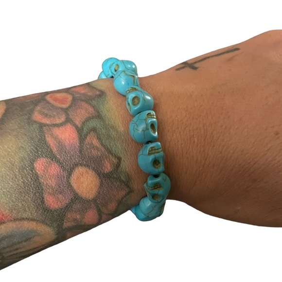 Blue Turquoise Skull Beaded Bracelet - Picture 2 of 3